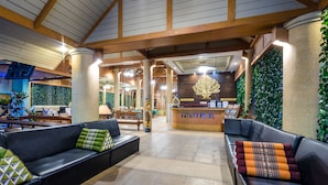 Lobby sitting area - Patong Pearl Hotel (Patong)