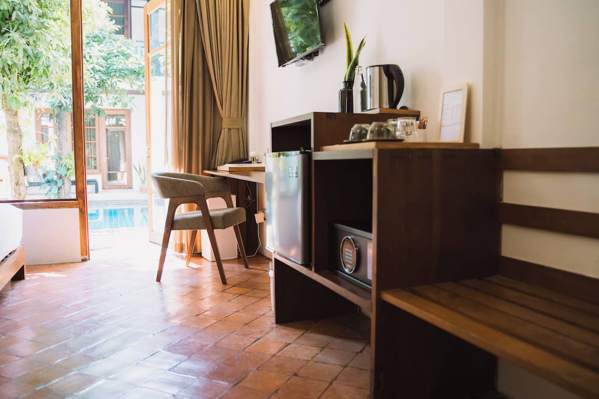 1 bedroom, minibar, desk, laptop workspace