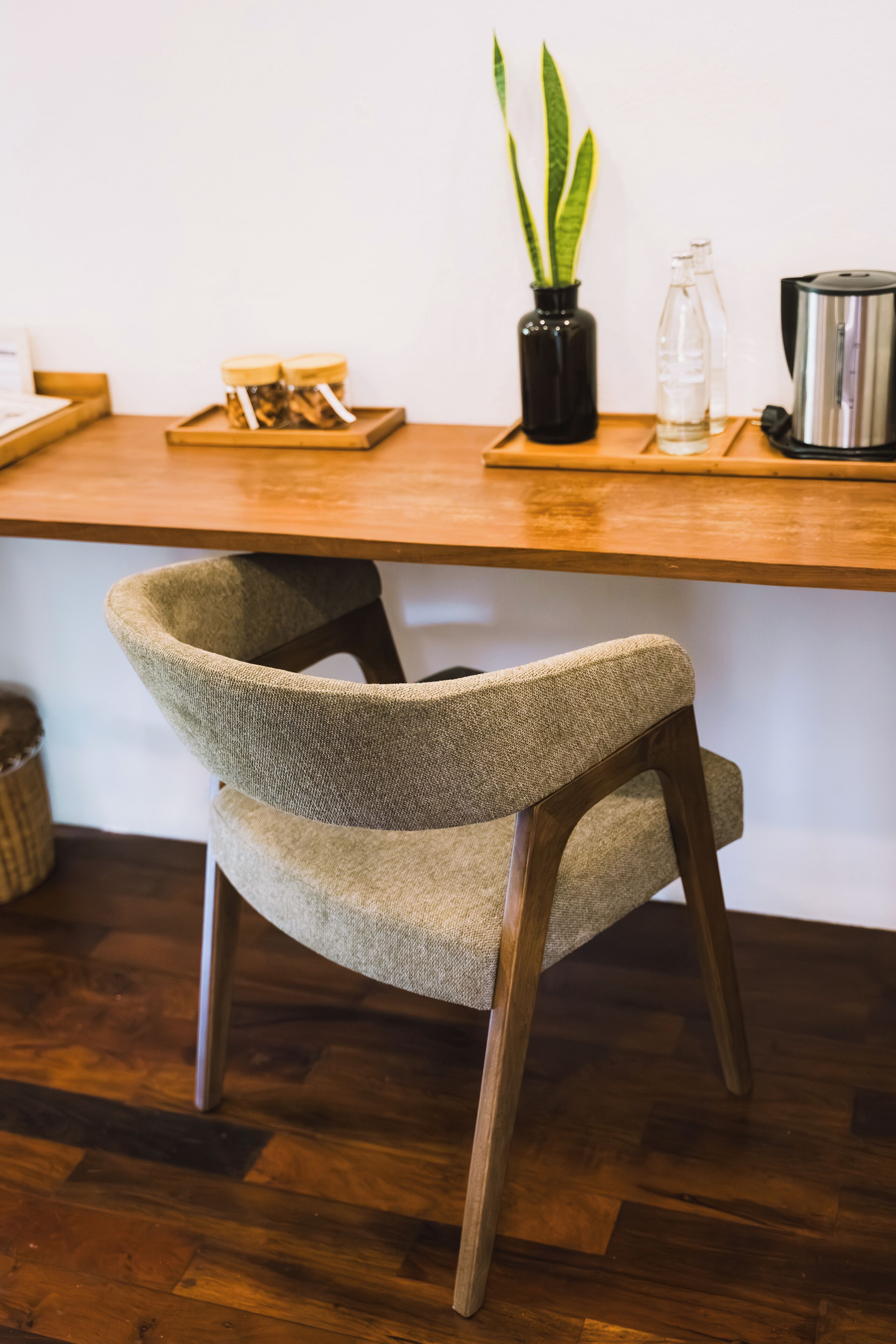 suite double or twin | 1 bedroom, minibar, desk, laptop workspace