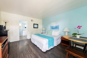 أغطية فراش متميزة ومكتب ومكواة/لوح كي وواي فاي مجانًا