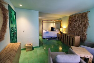 Superior Suite, Bathtub | Egyptian cotton sheets, premium bedding, down comforters, in-room safe