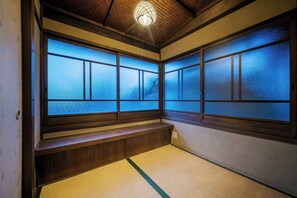 町家一棟貸し | 1 室のベッドルーム、セーフティボックス (室内)、アイロン / アイロン台、WiFi (無料)