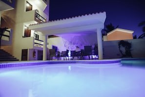 Outdoor pool, pool loungers