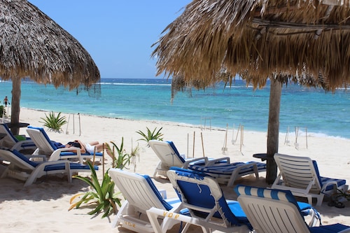 Villas De Rosa Beach Resort