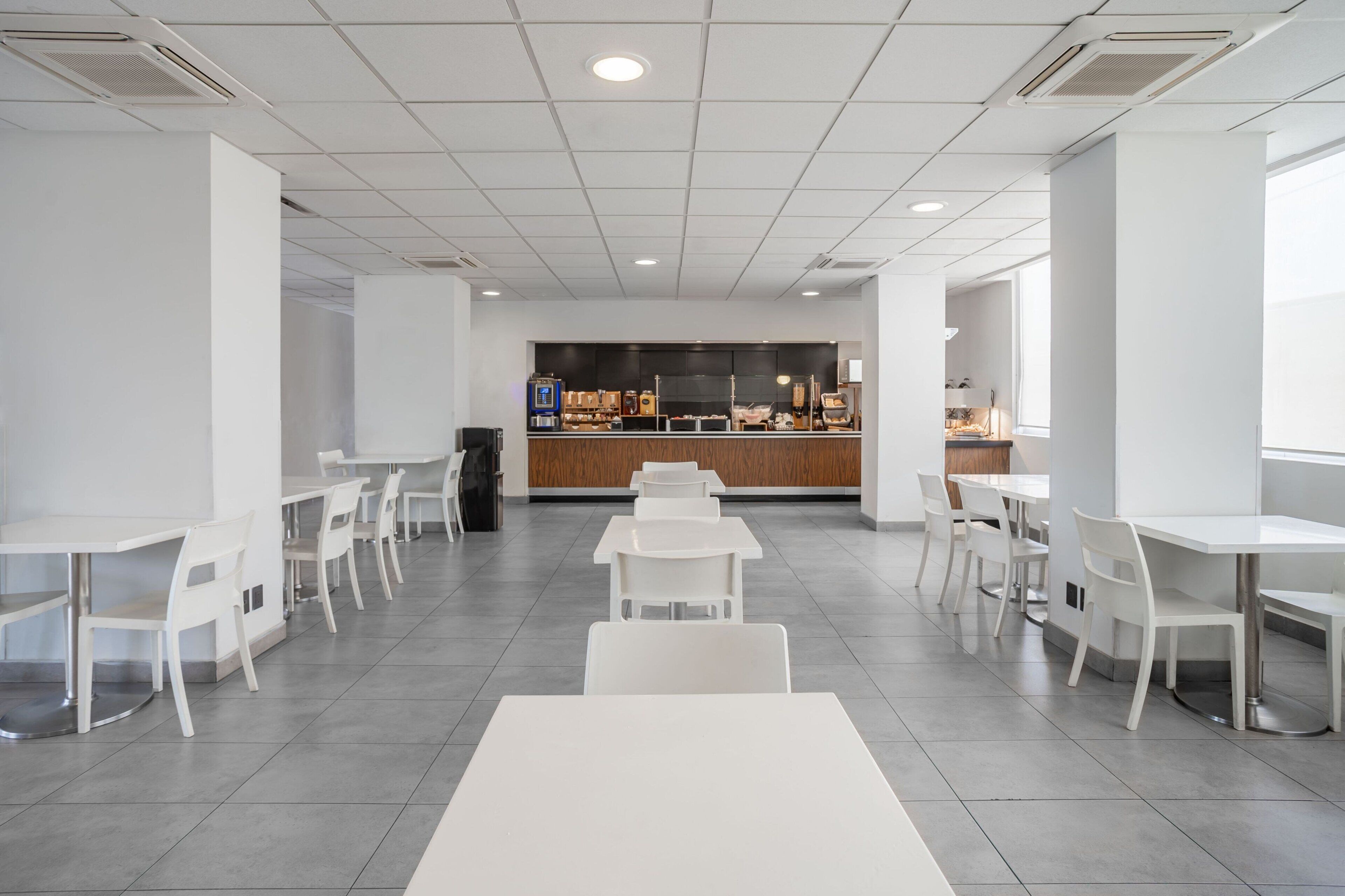 free daily self-service breakfast