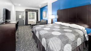 Deluxe Room, Multiple Beds, Non Smoking, Refrigerator & Microwave | Desk, laptop workspace, blackout drapes, iron/ironing board - Belmont Inn and Suites (Tatum)