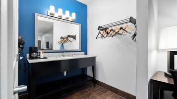 Douche, articles de toilette (gratuits), séchoir à cheveux