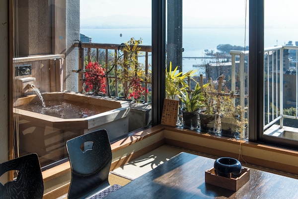Executive Room, Non Smoking, Lake View (Satoyama, w/Open Air Bath+Twin) | Peti besi dalam bilik, Wi-fi percuma, cadar katil