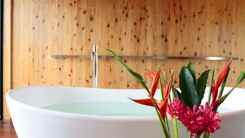 Bathtub besar