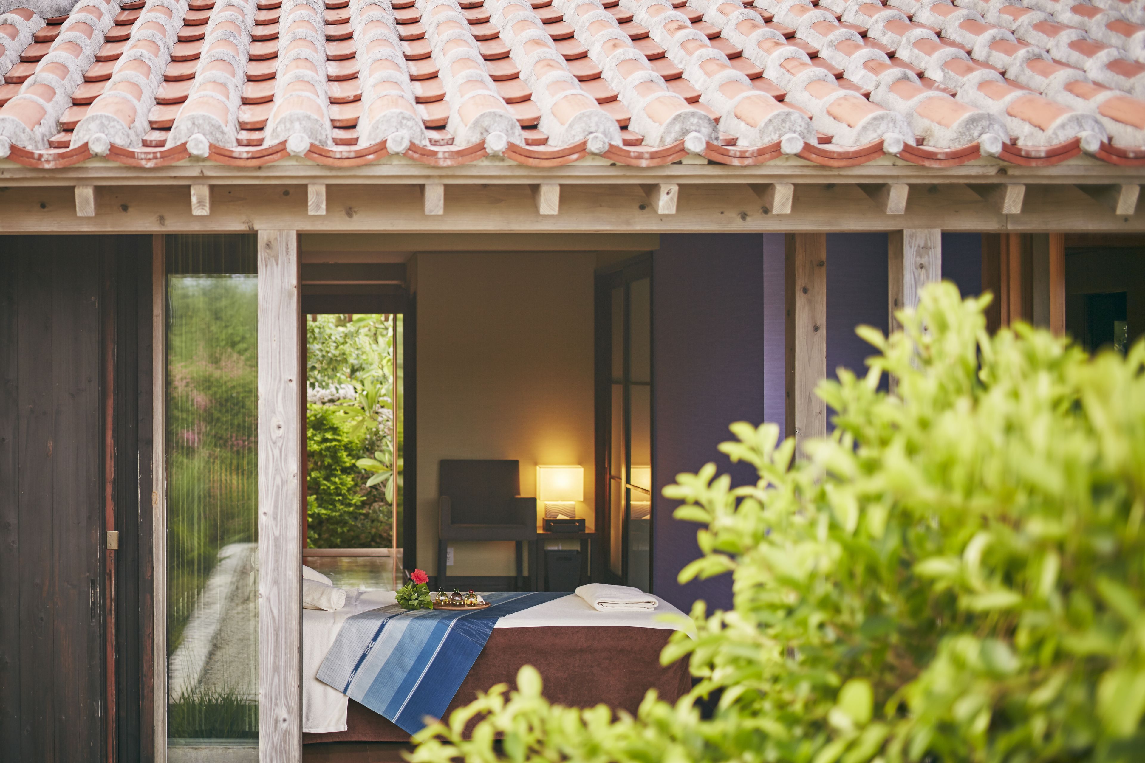 Behandlingsrom for par, boblebad, kroppsbehandlinger og aromaterapi