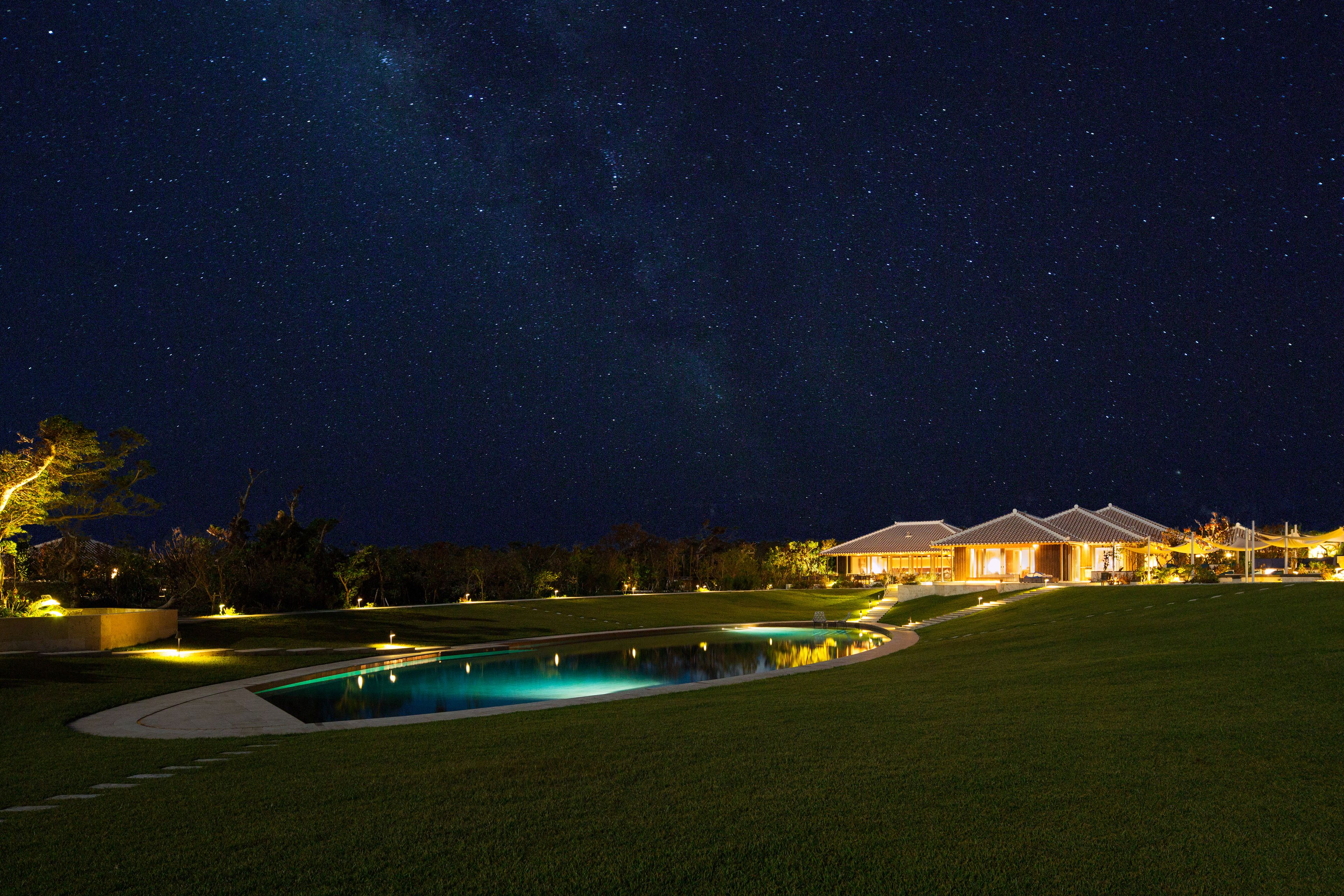 Außenpool, Sonnenschirme