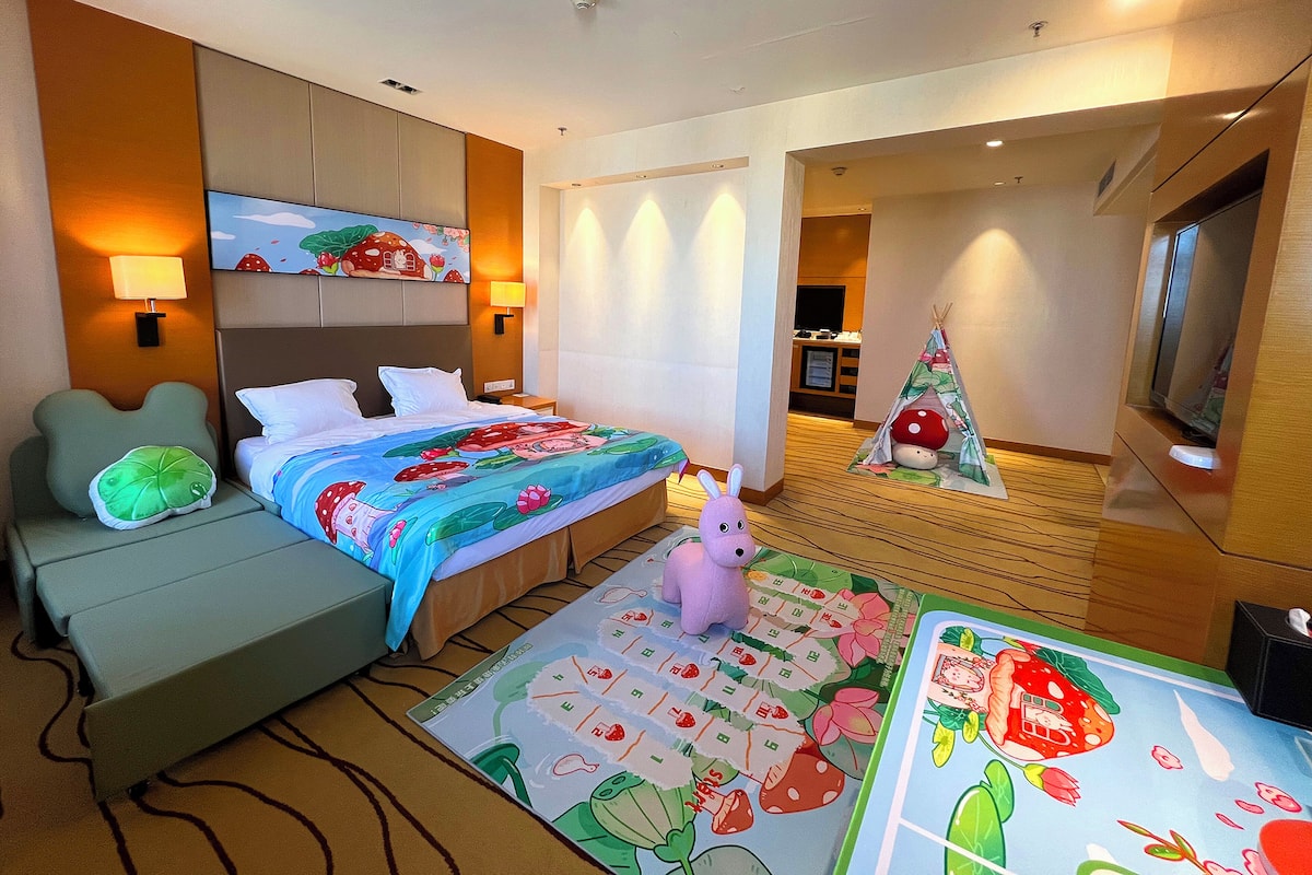 Suite, 1 King Bed (Kids Theme) | Minibar, in-room safe, desk, iron/ironing board