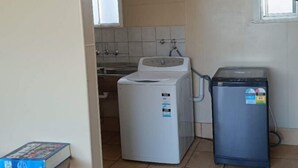 Gambar tidak terklasifikasi, 3 dari 8, tombol