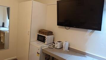 Iron/ironing board, free WiFi