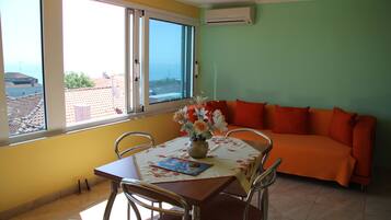 33-inch TV with satellite channels, tablet, MP3 dock