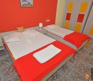 Down duvets, pillow-top beds, in-room safe, desk - Hotel Dias Apartments (Pydna-Kolindros)