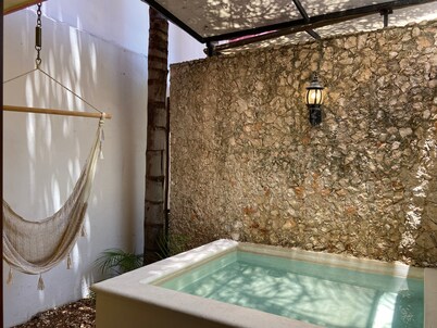 Art 57 Hotel - Adults Only