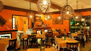 Café da manhã e jantar