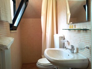 Chambre Quadruple | Salle de bain