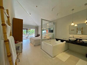 迷你吧、客房內保險箱、遮光布/窗簾、免費無線上網