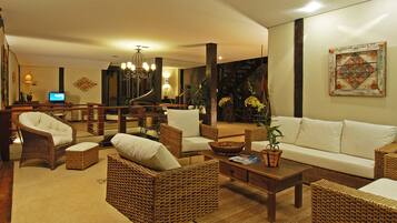 Coin salon dans le hall