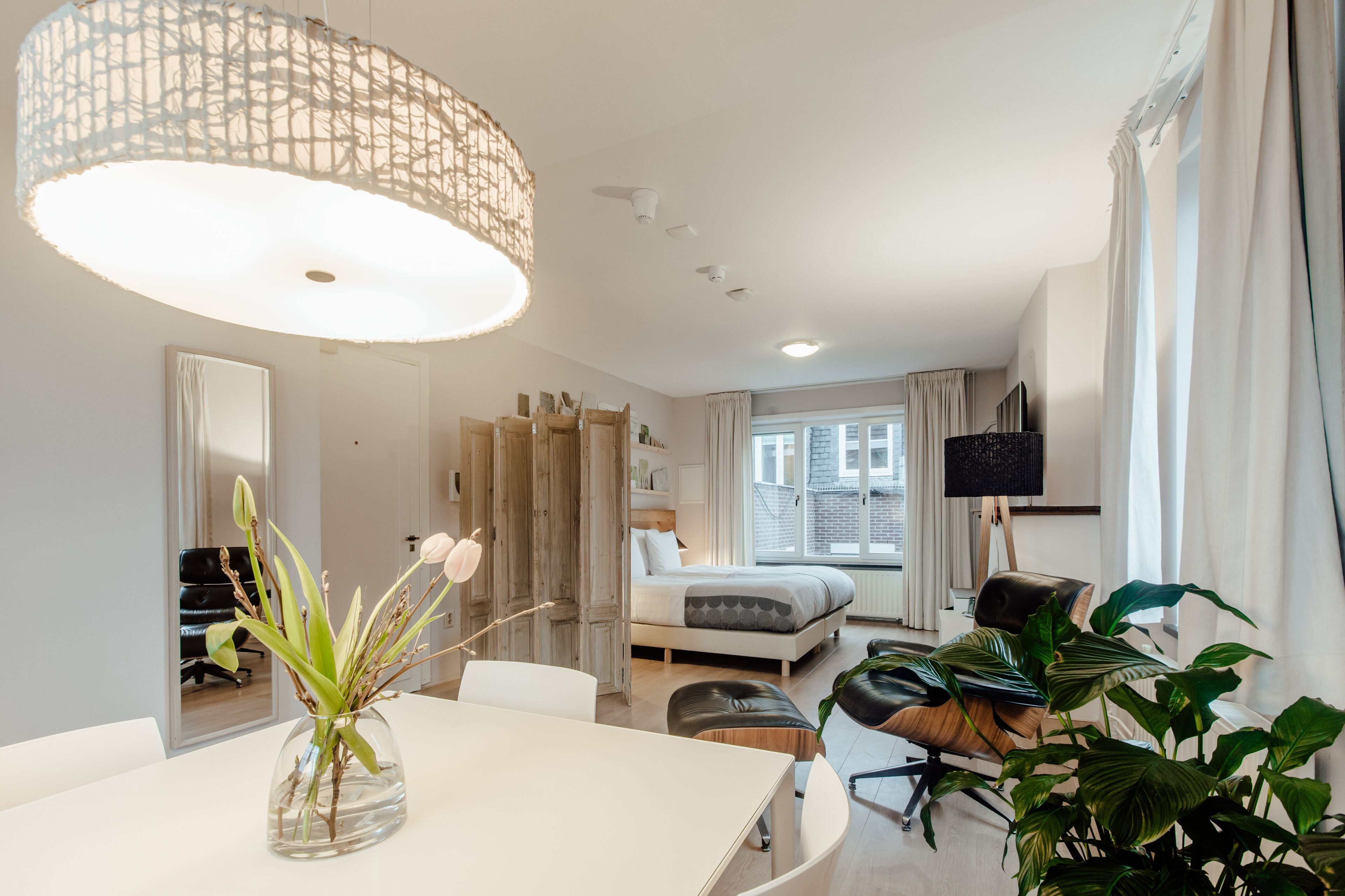 Appartement, keuken, uitzicht op stad | 1 slaapkamer, hypoallergeen beddengoed, donzen dekbedden, een minibar