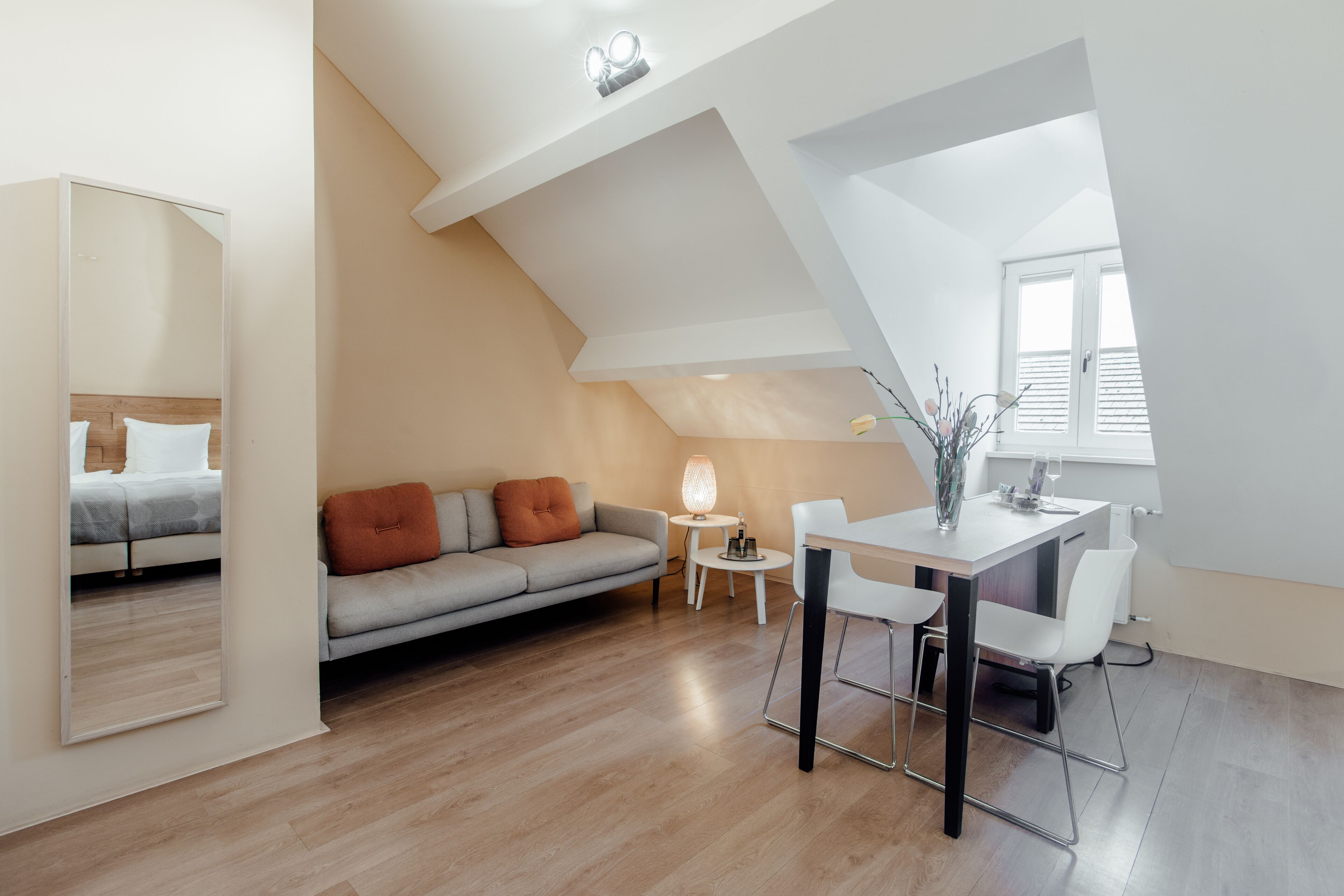 Basic-Zimmer (Rooftop) | Wohnbereich