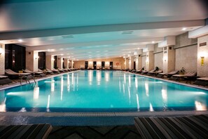 Indoor pool, sun loungers - Rixos Borovoe (Burabay)