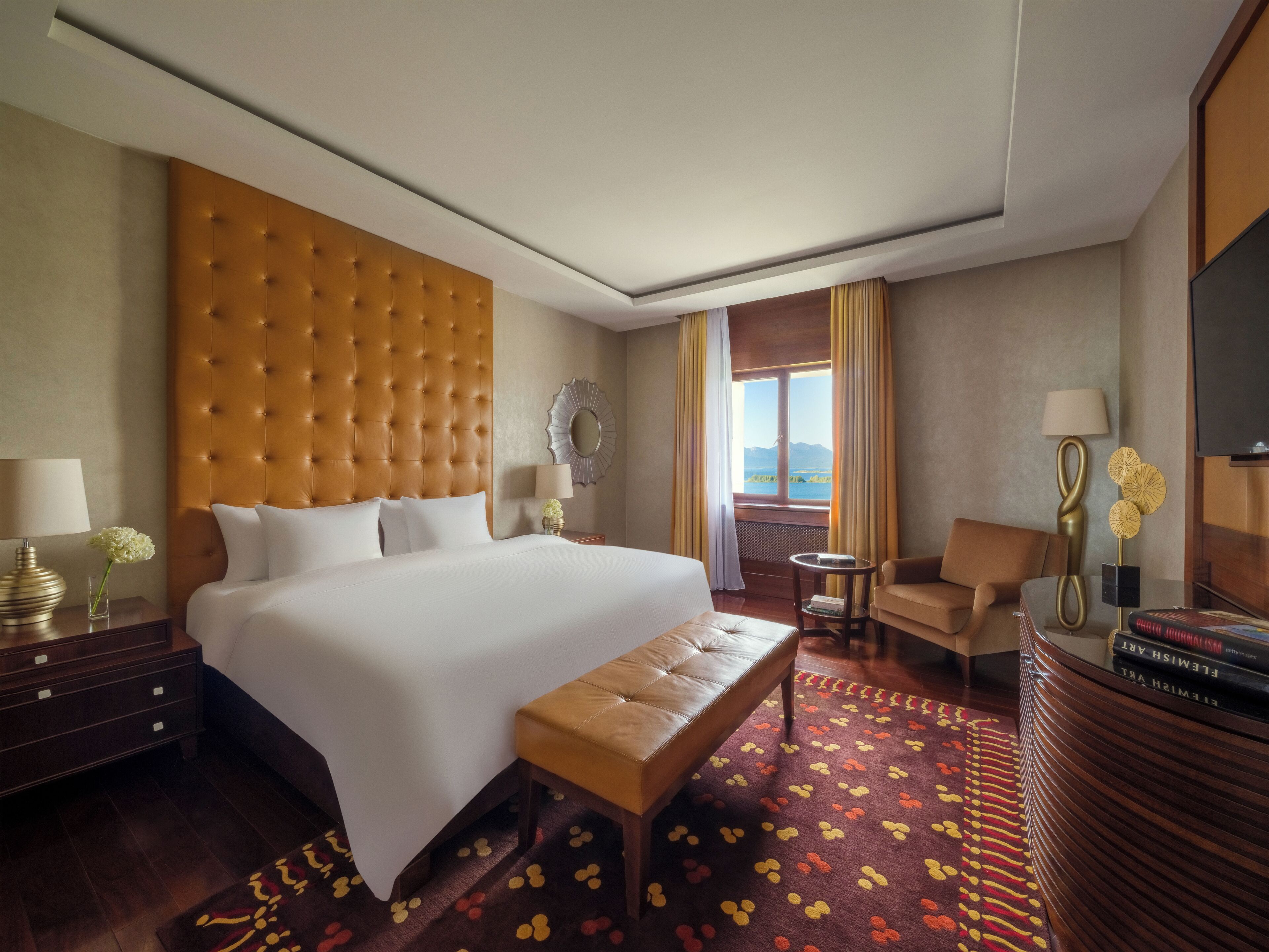 Suite – president, 1 kingsize-seng | Allergitestet sengetøy, minibar, safe på rommet og individuelt dekorert