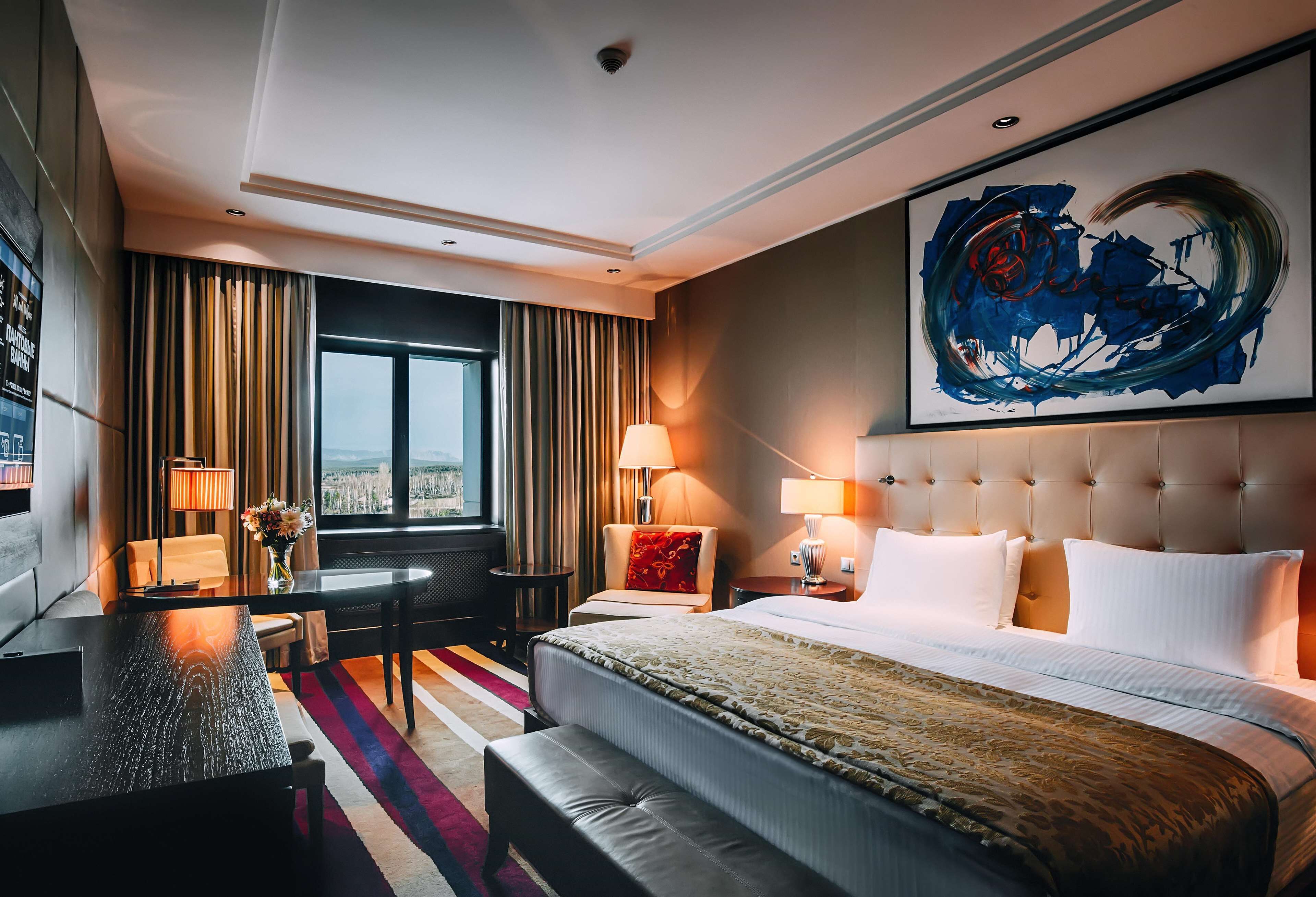 Hypo-allergenic bedding, minibar, in-room safe, individually decorated