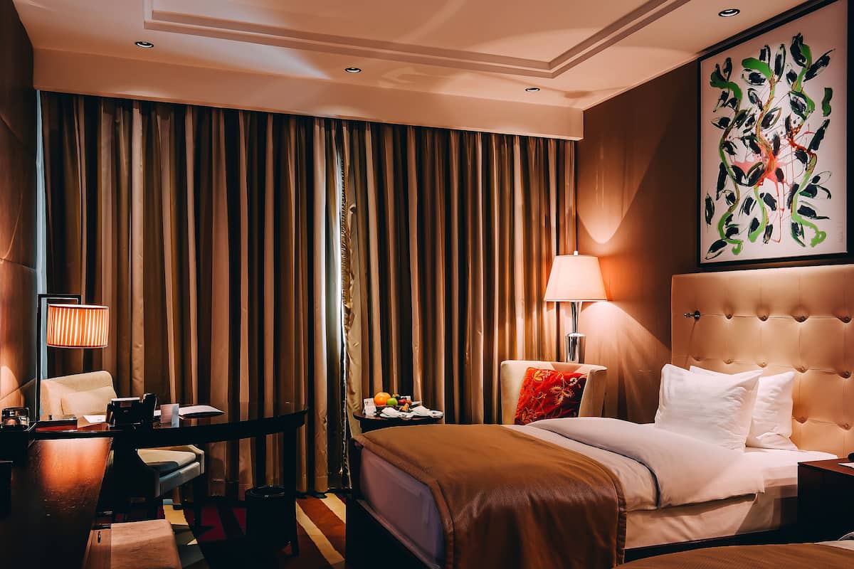 1 bedroom, hypo-allergenic bedding, minibar, in-room safe