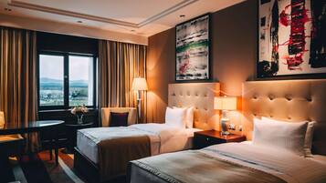 Hypo-allergenic bedding, minibar, in-room safe, individually decorated