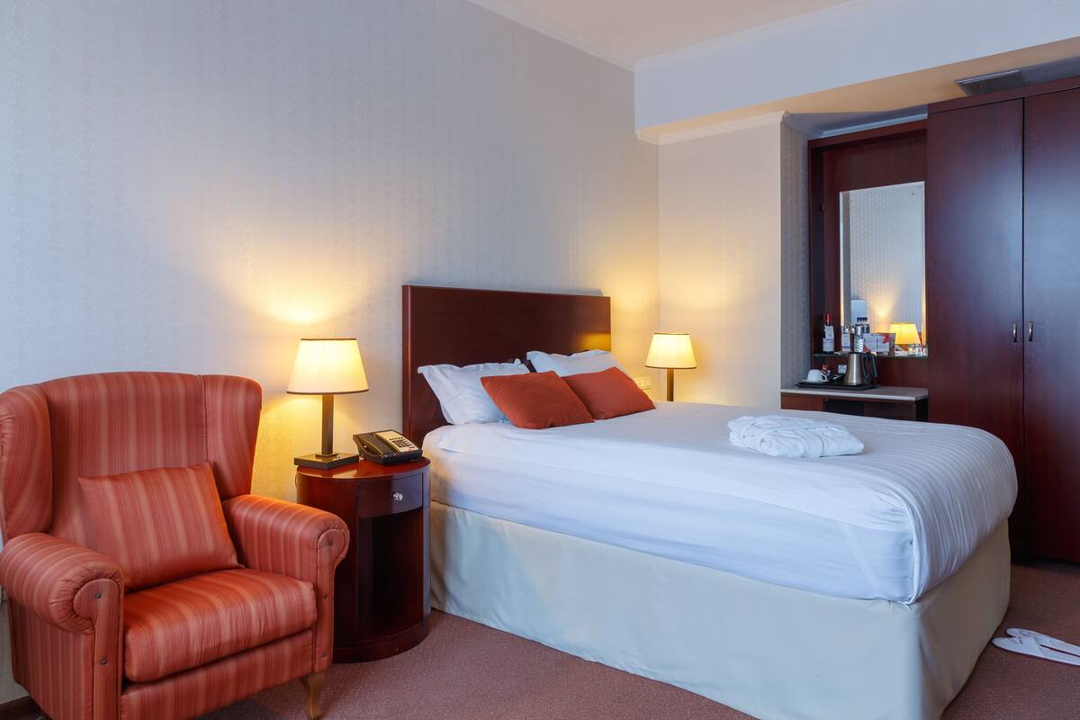Literie de qualité supérieure, surmatelas, minibar