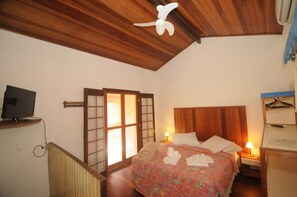 Desk, bed sheets, wheelchair access