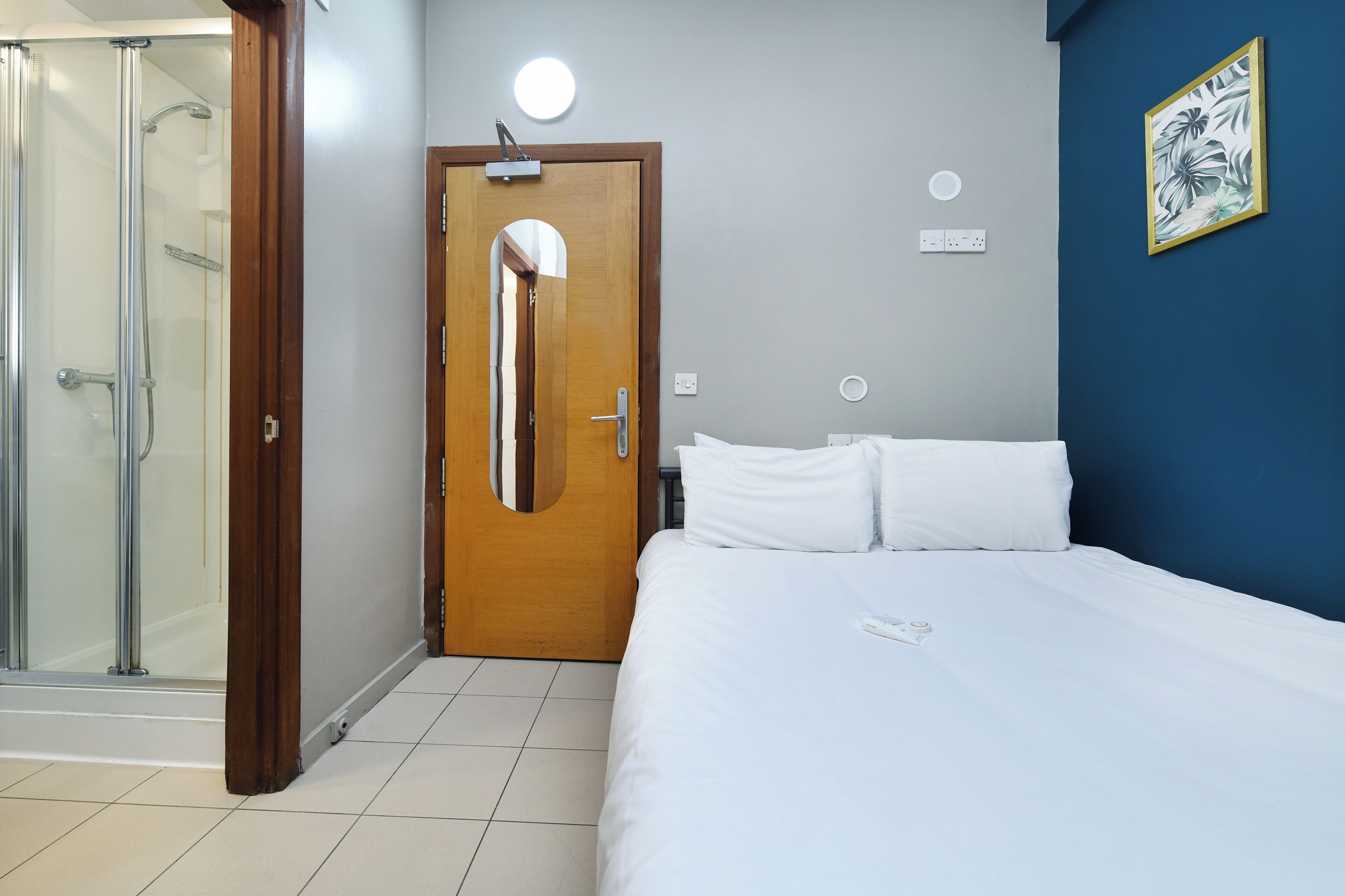 Basic Double Room, Private Bathroom | Bed sheets