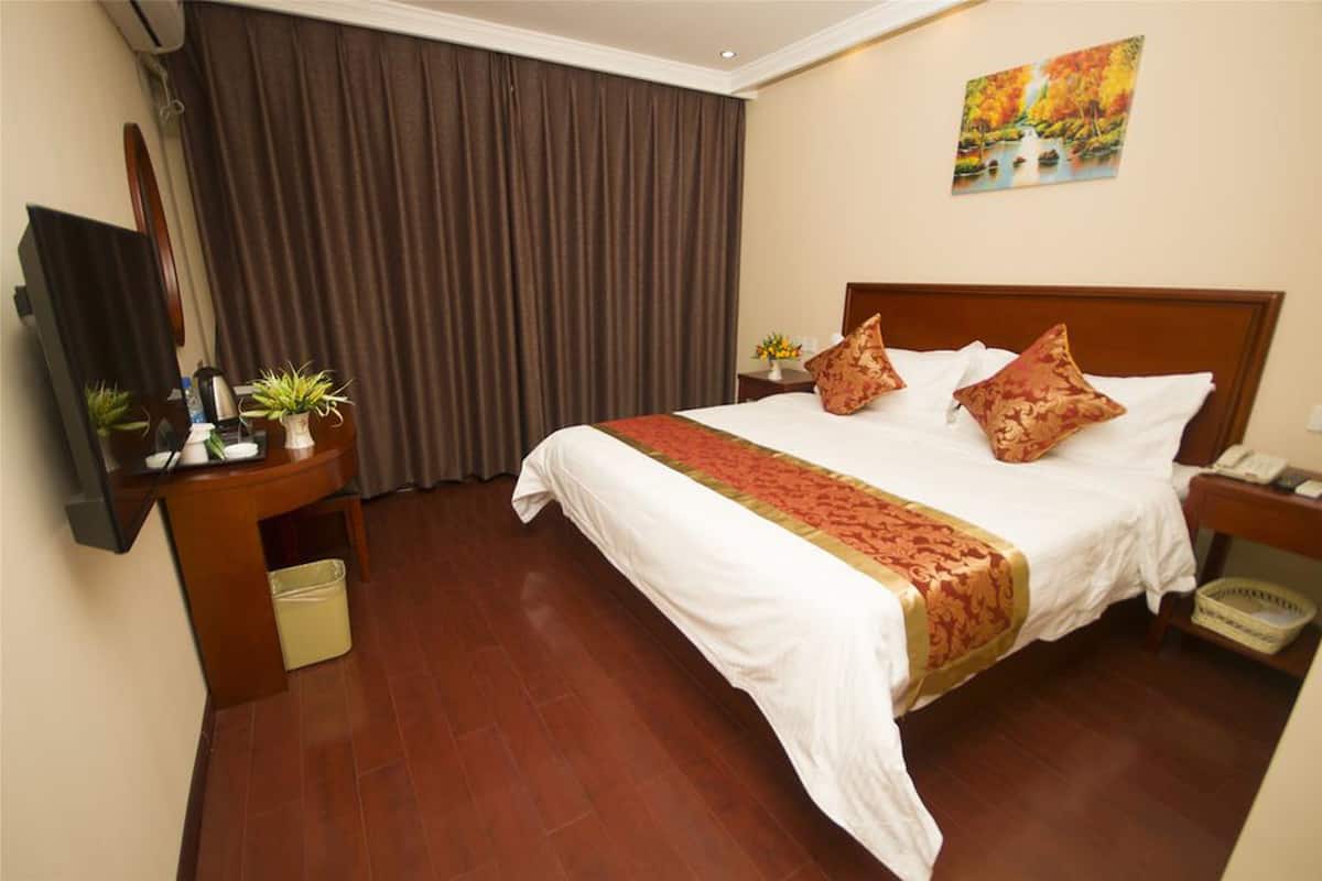 In-room safe, free WiFi