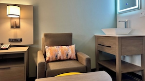 Chambre Deluxe, 1 très grand lit, non-fumeur | Lit avec matelas à plateau-coussin, rideaux d’obscurcissement