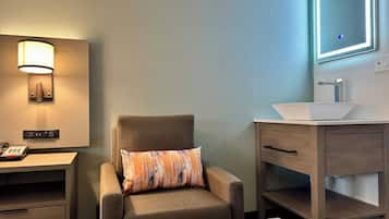 Habitación individual estándar, 1 cama de matrimonio | Colchones con acolchado adicional y cortinas opacas