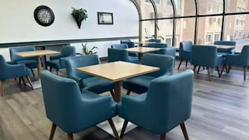 Coin salon dans le hall