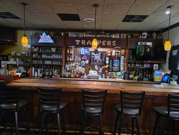 Bar (on property) - Dakota Inn Minot (Minot)
