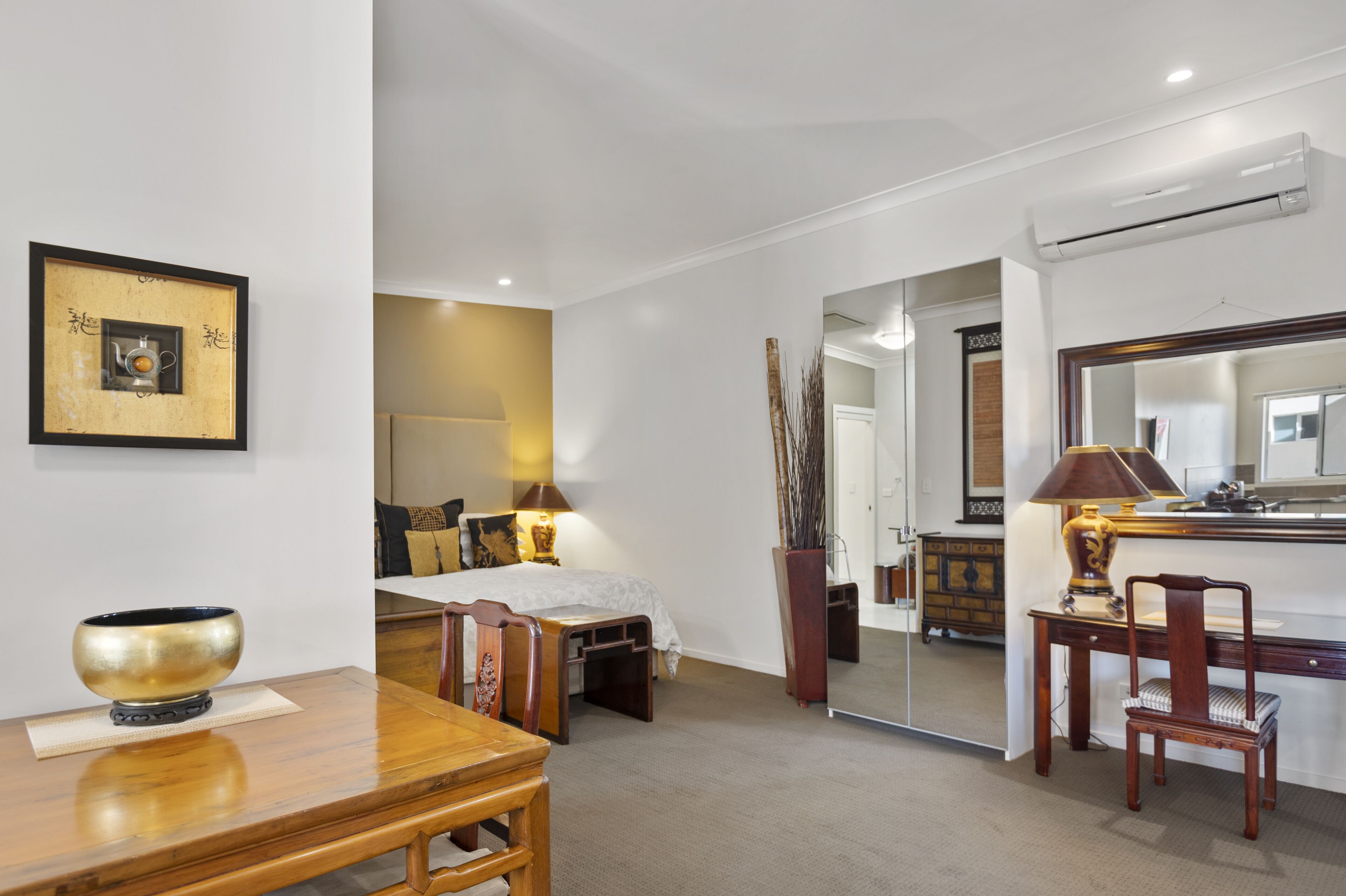 Studio Eksekutif | Seprai premium, kedap suara, setrika/meja setrika, dan Wi-Fi gratis