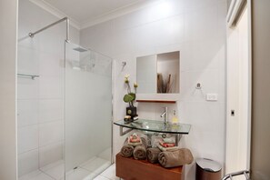 行政开间 | 浴室 | 免费洗浴用品、吹风机、毛巾