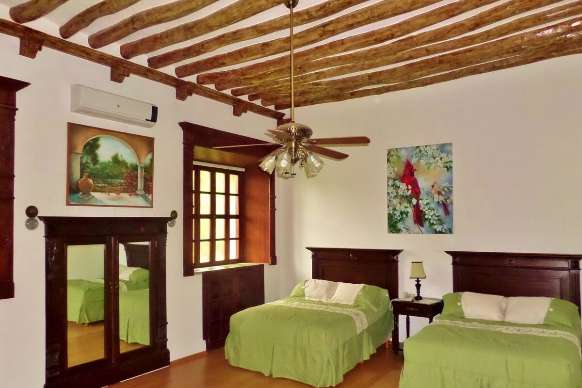 Cortinas blackout, camas plegables/adicionales y wifi gratis 