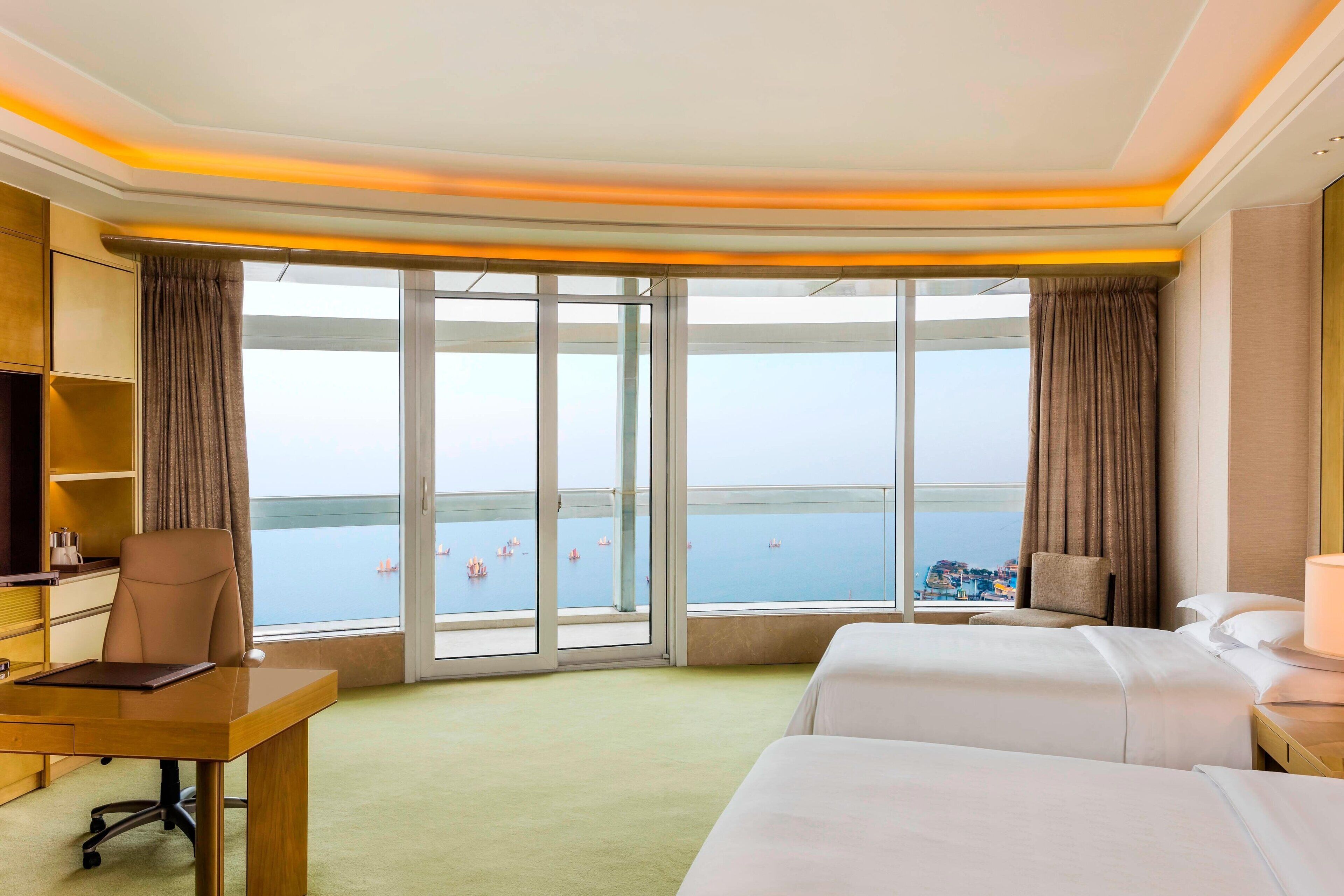 Premium bedding, minibar, in-room safe, desk