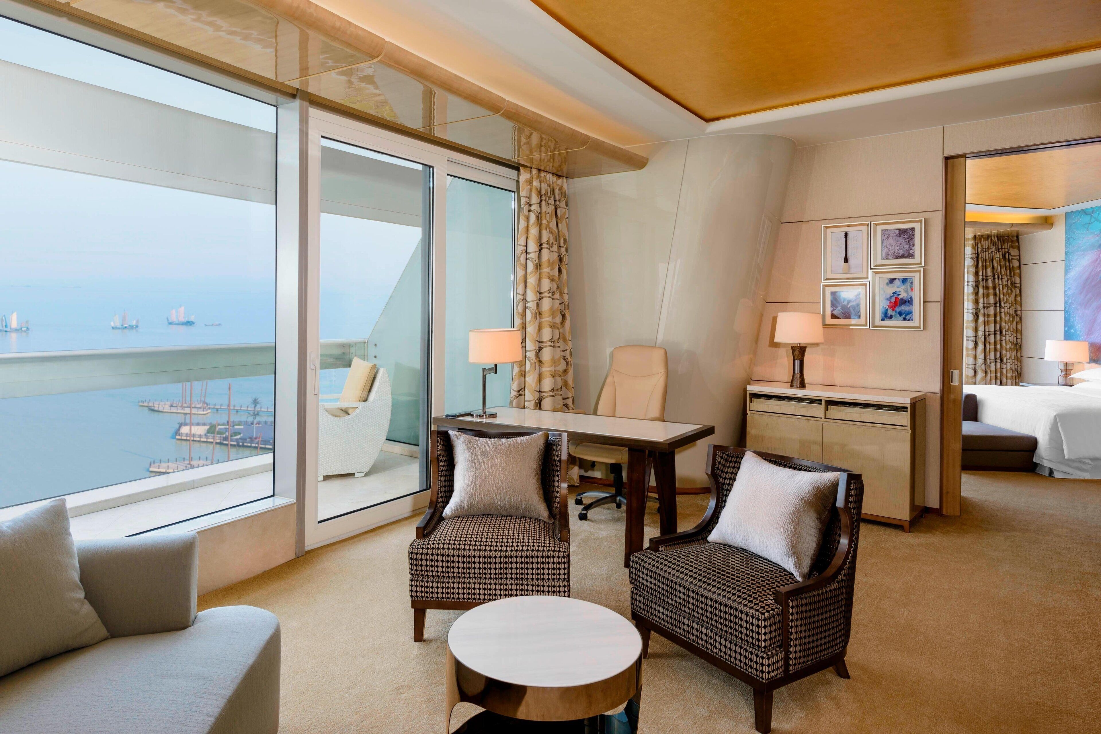 suite, 1 bedroom, balcony | premium bedding, minibar, in-room safe, desk