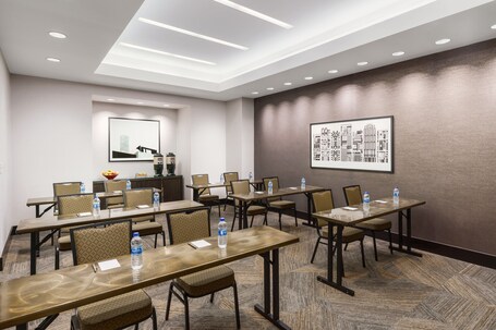 Fairfield Inn Suites New York Midtown Manhattan Penn Station - Image 21