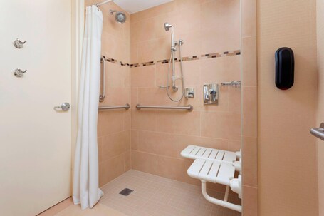 Fairfield Inn Suites New York Midtown Manhattan Penn Station - Image 19