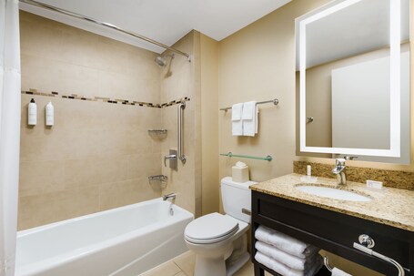 Fairfield Inn Suites New York Midtown Manhattan Penn Station - Image 6