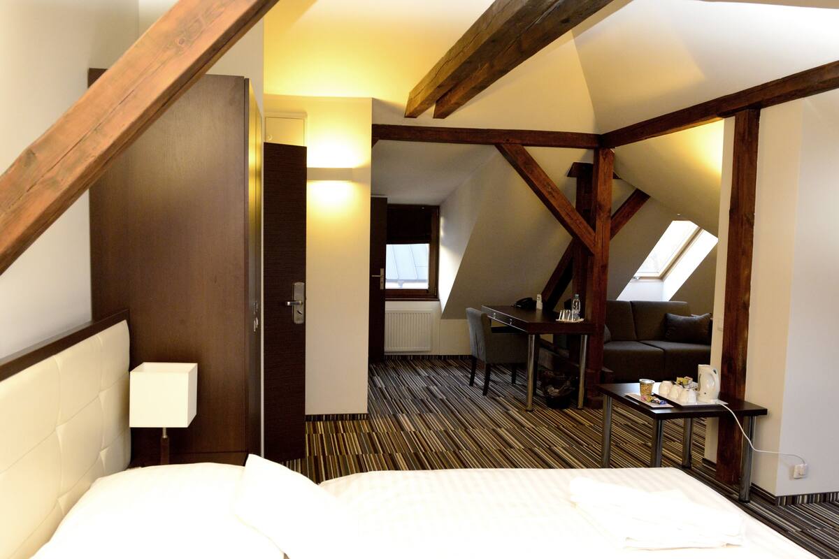 Studio Suite (3 persons) | Hypo-allergenic bedding available, minibar (free items), in-room safe