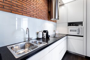 Deluxe-Apartment, 2 Schlafzimmer | Eigene Kochnische